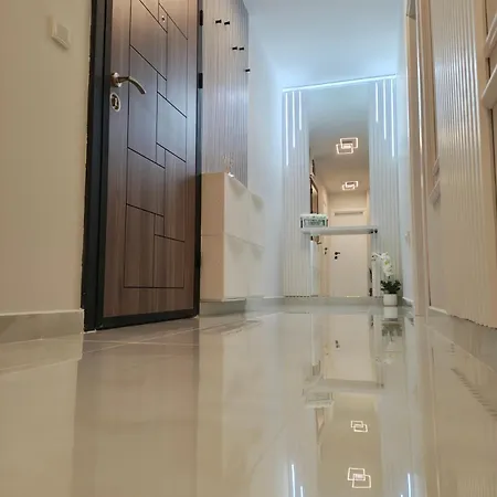 Luxury Crown * Στάρα Ζαγόρα