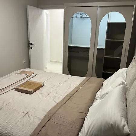 Luxury Crown * Στάρα Ζαγόρα